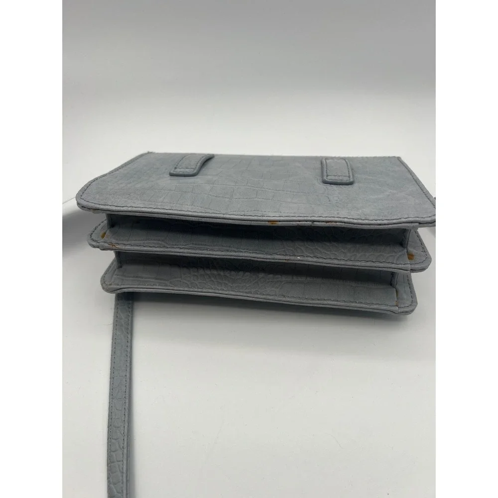 Relic by Fossil Gray Croc Embossed Crossbody Bag Purse Multi Pocket Adjustable